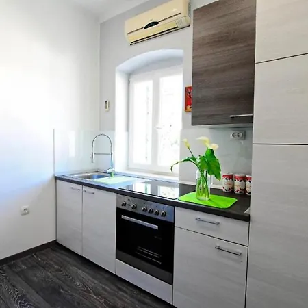 Apartments Bulovic In The Very Center Of Split Guest house
