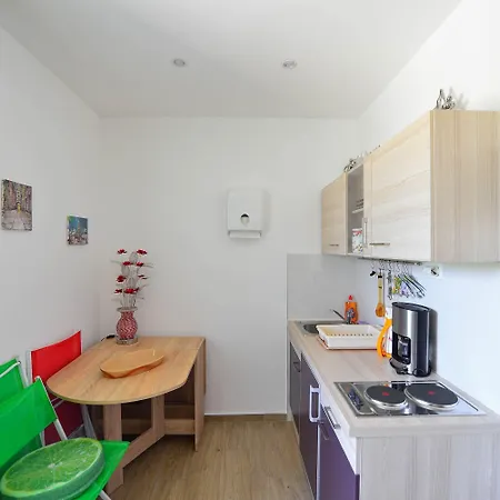 Bulovic In The Very Center Of 게스트하우스 *