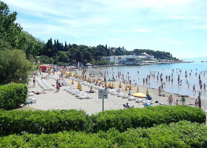 Bulovic In The Very Center Of * Split