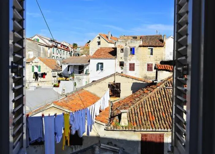 Bulovic In The Very Center Of